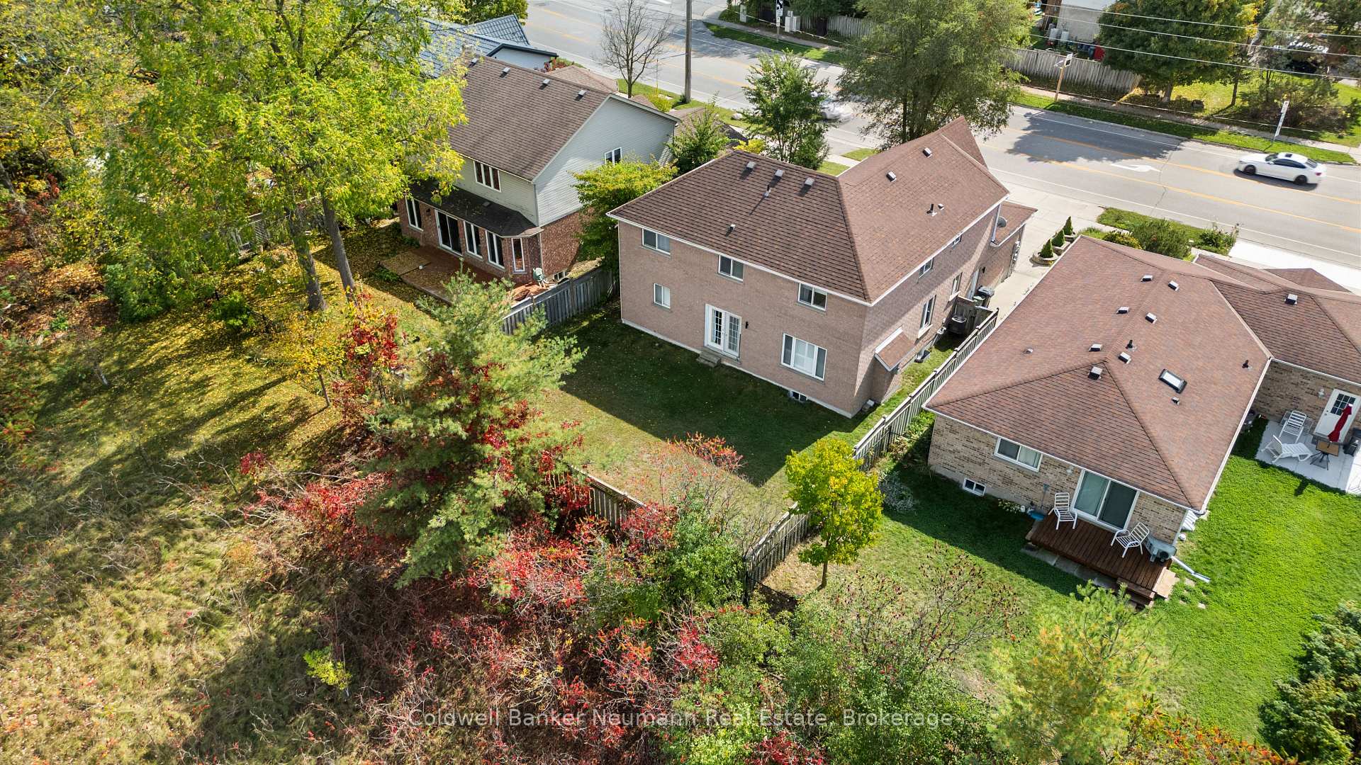 Photo 3 of 282 Imperial Road S, Guelph, Willow West/Sugarbush/West Acres — HOMEH