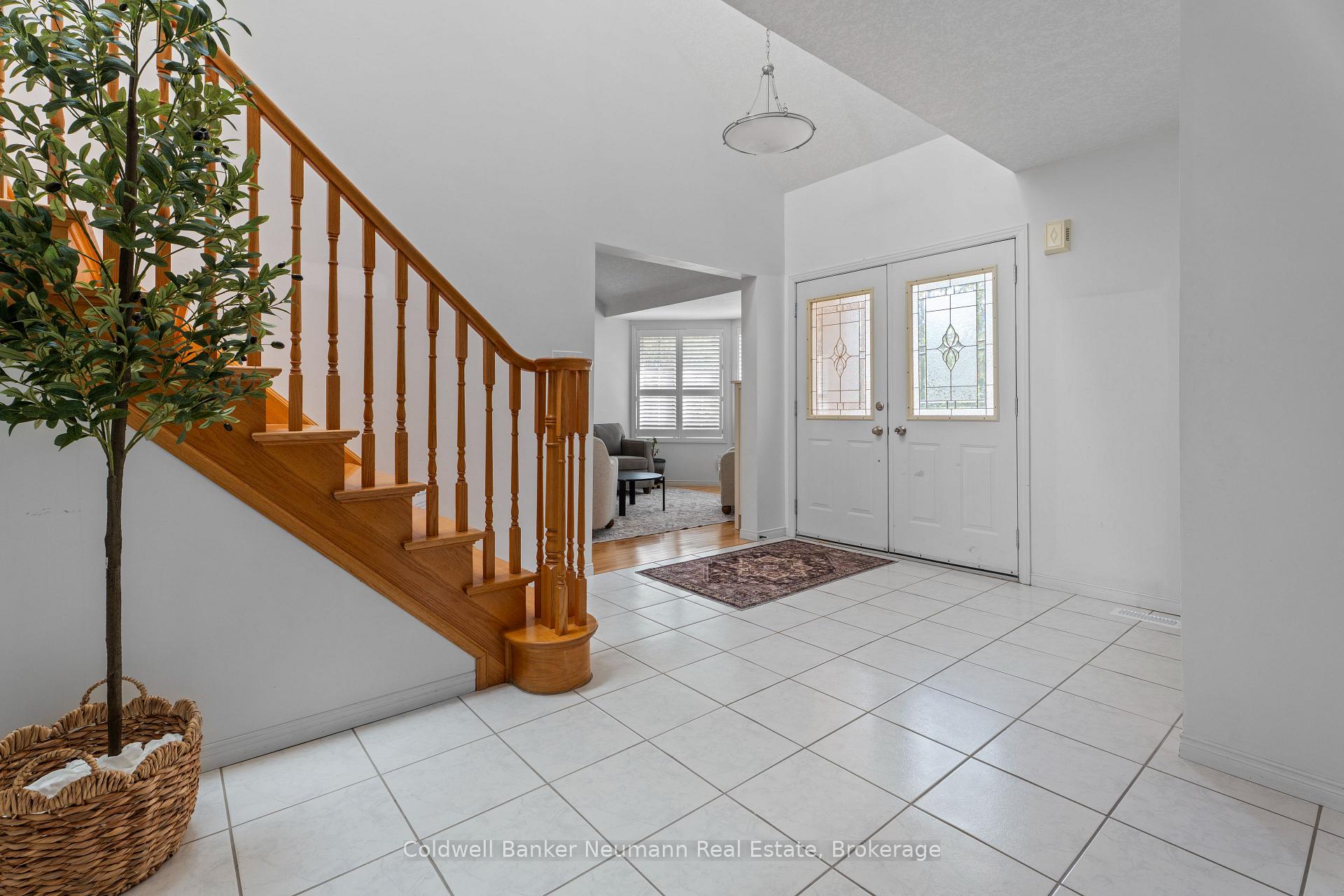Photo 5 of 282 Imperial Road S, Guelph, Willow West/Sugarbush/West Acres — HOMEH