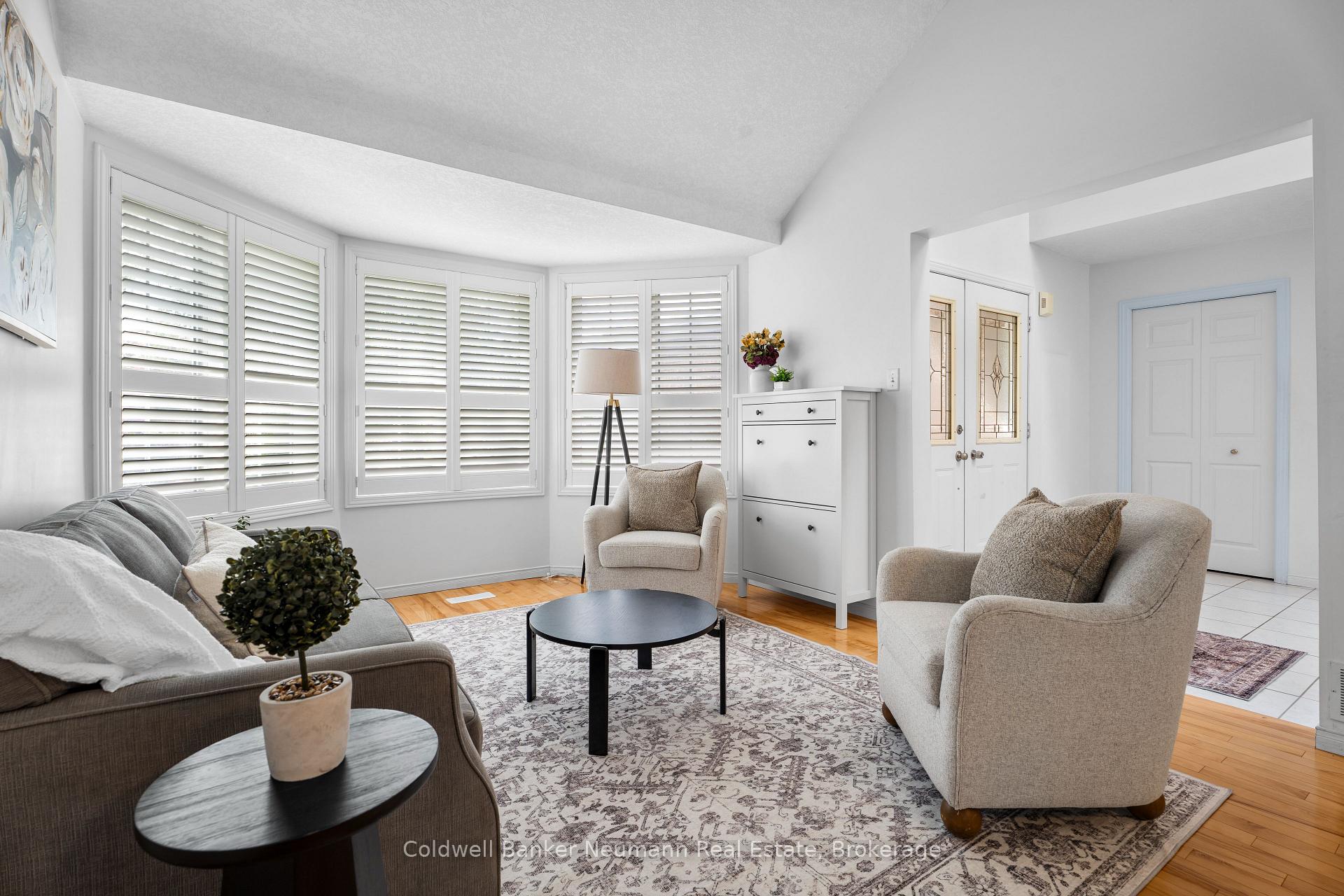 Photo 18 of 282 Imperial Road S, Guelph, Willow West/Sugarbush/West Acres — HOMEH