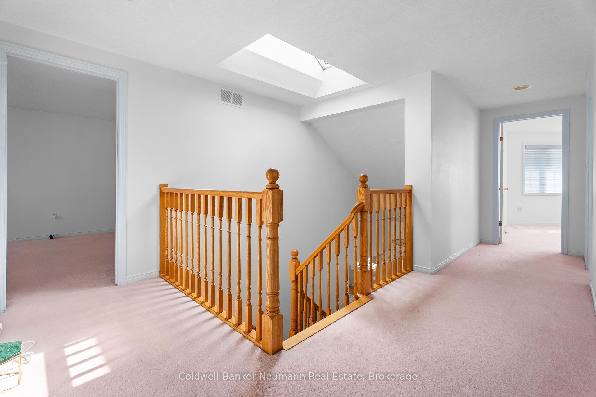 Photo 19 of 282 Imperial Road S, Guelph, Willow West/Sugarbush/West Acres — HOMEH
