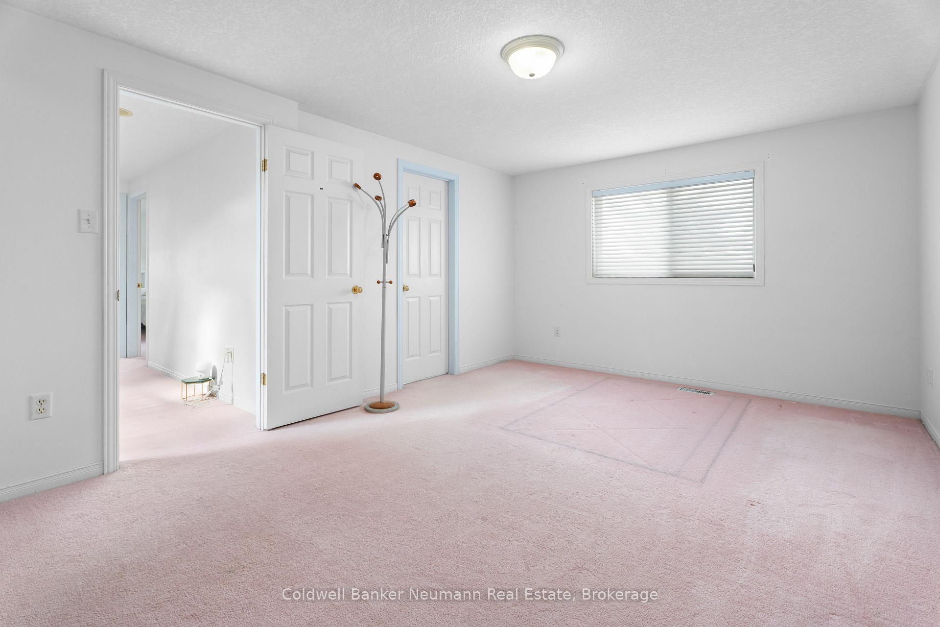 Photo 21 of 282 Imperial Road S, Guelph, Willow West/Sugarbush/West Acres — HOMEH