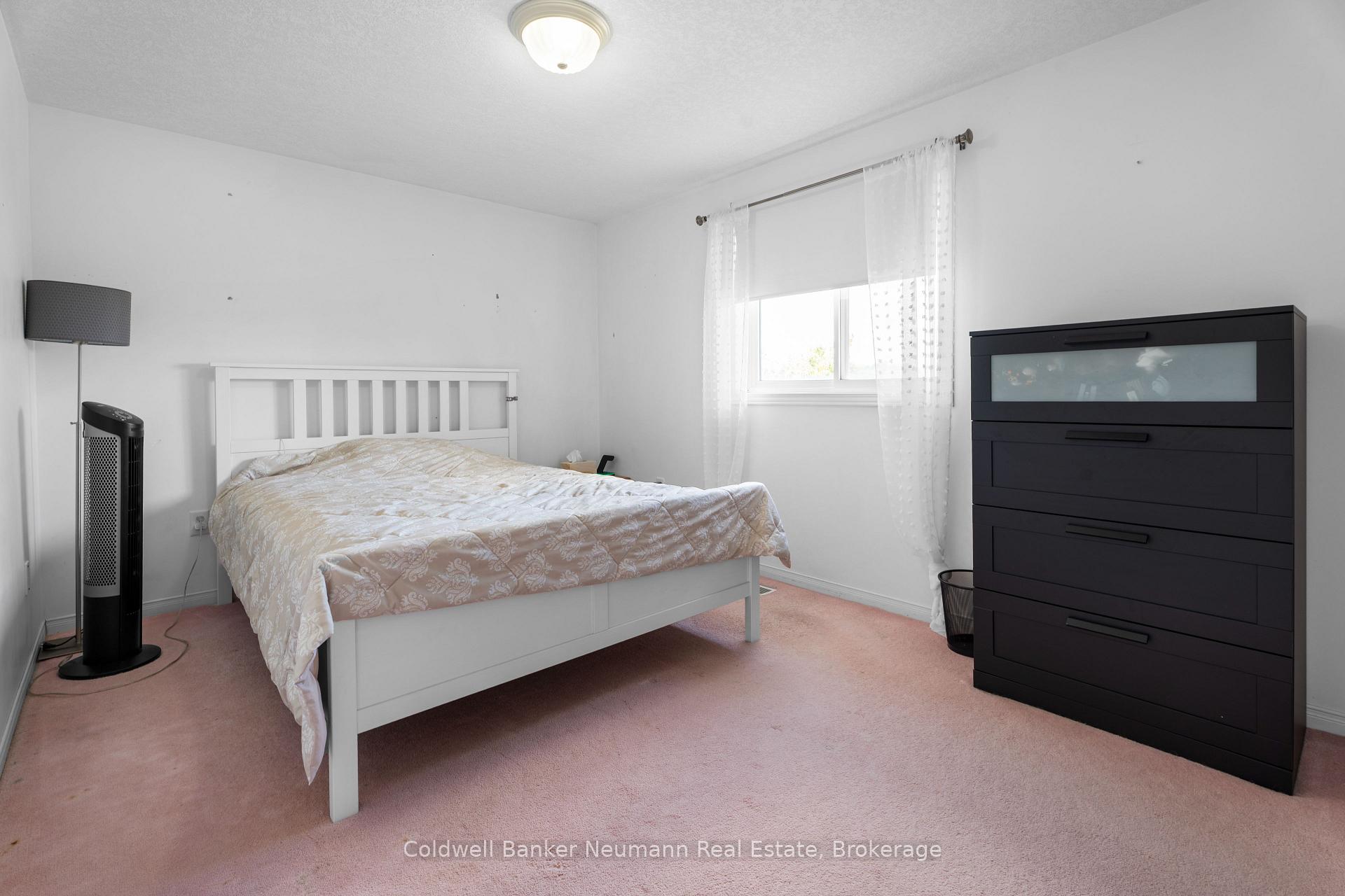 Photo 22 of 282 Imperial Road S, Guelph, Willow West/Sugarbush/West Acres — HOMEH