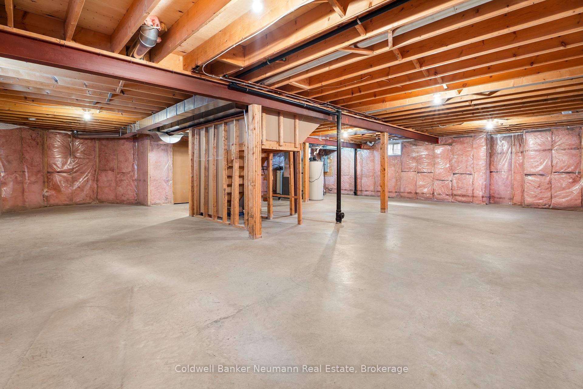 Photo 33 of 282 Imperial Road S, Guelph, Willow West/Sugarbush/West Acres — HOMEH