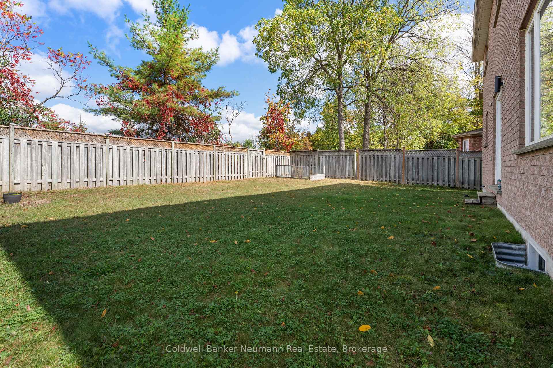 Photo 36 of 282 Imperial Road S, Guelph, Willow West/Sugarbush/West Acres — HOMEH