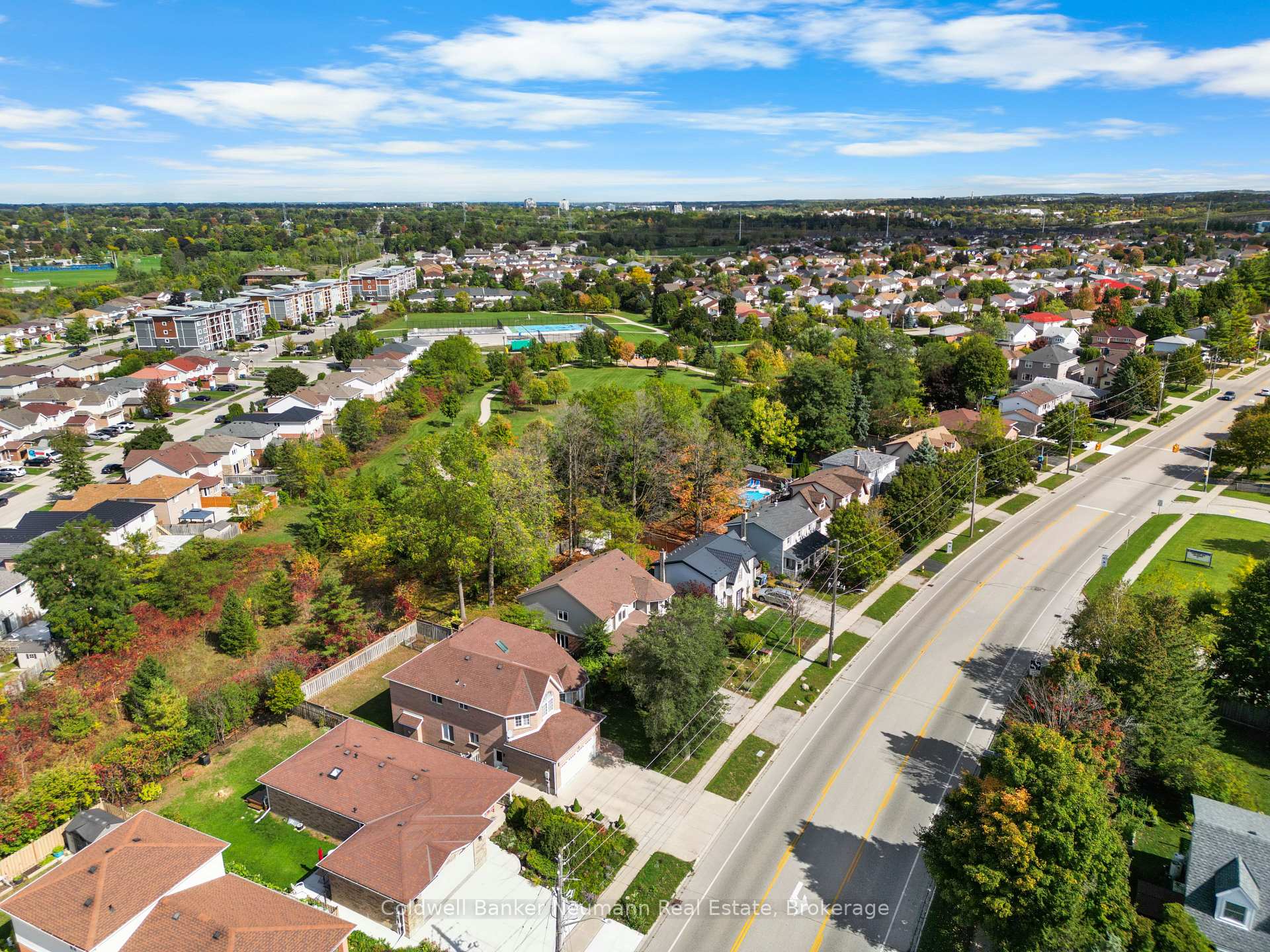 Photo 37 of 282 Imperial Road S, Guelph, Willow West/Sugarbush/West Acres — HOMEH
