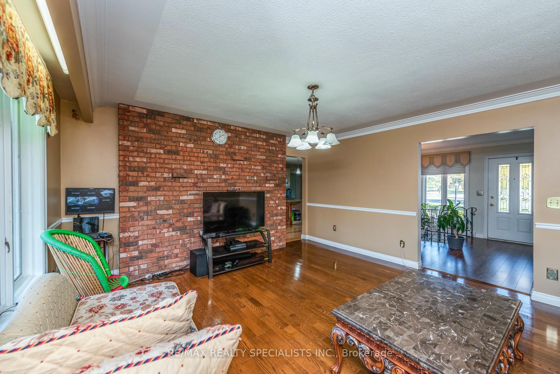 Photo 9 of 7340 Guelph Line, Milton, Rural Milton West — HOMEH