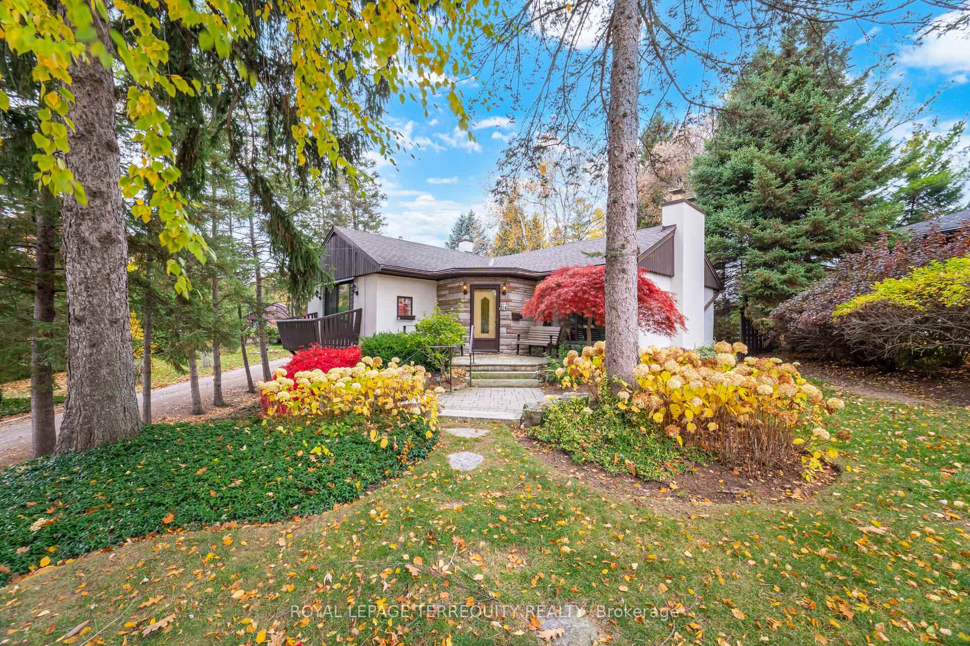 Photo 1 of 14 Avon Drive, Hamilton, Dundas — HOMEH