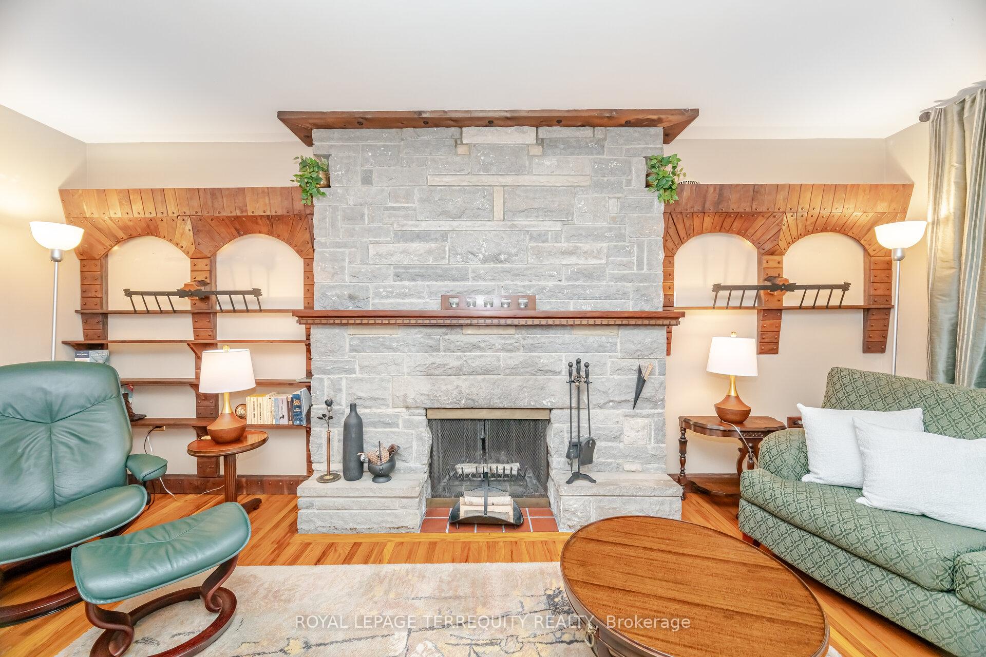 Photo 8 of 14 Avon Drive, Hamilton, Dundas — HOMEH