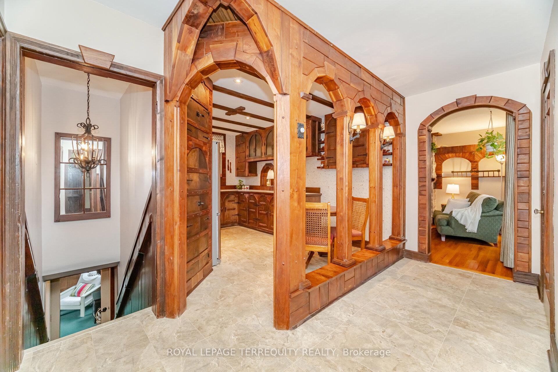 Photo 9 of 14 Avon Drive, Hamilton, Dundas — HOMEH