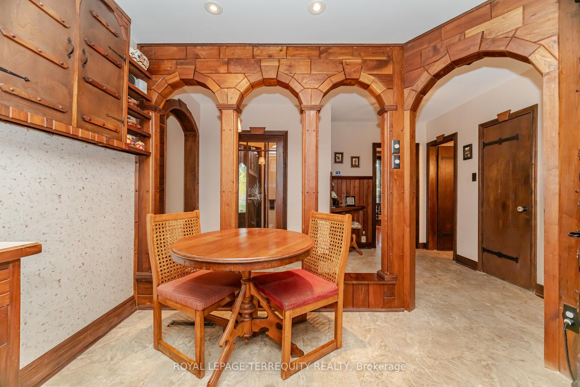 Photo 10 of 14 Avon Drive, Hamilton, Dundas — HOMEH