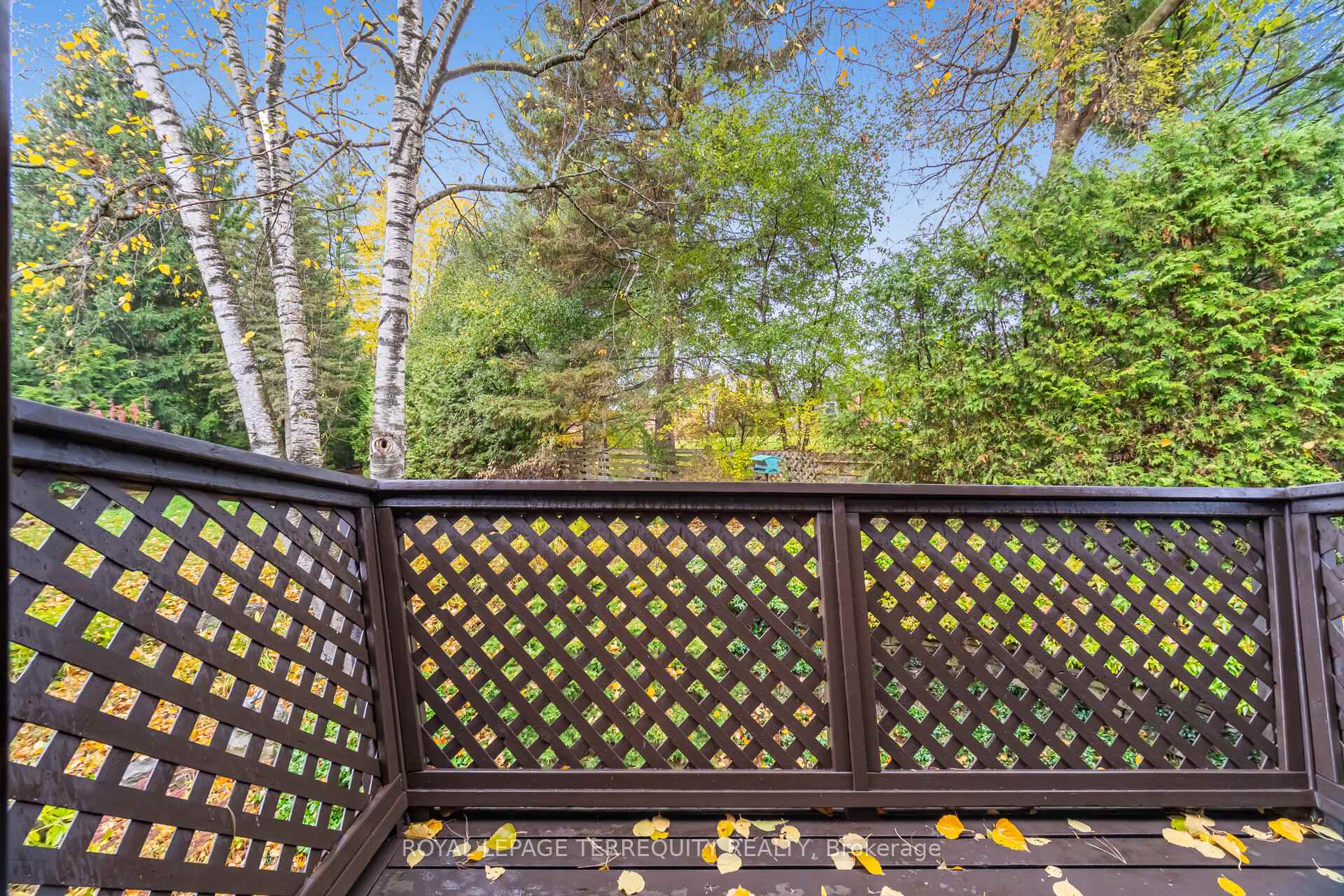Photo 17 of 14 Avon Drive, Hamilton, Dundas — HOMEH