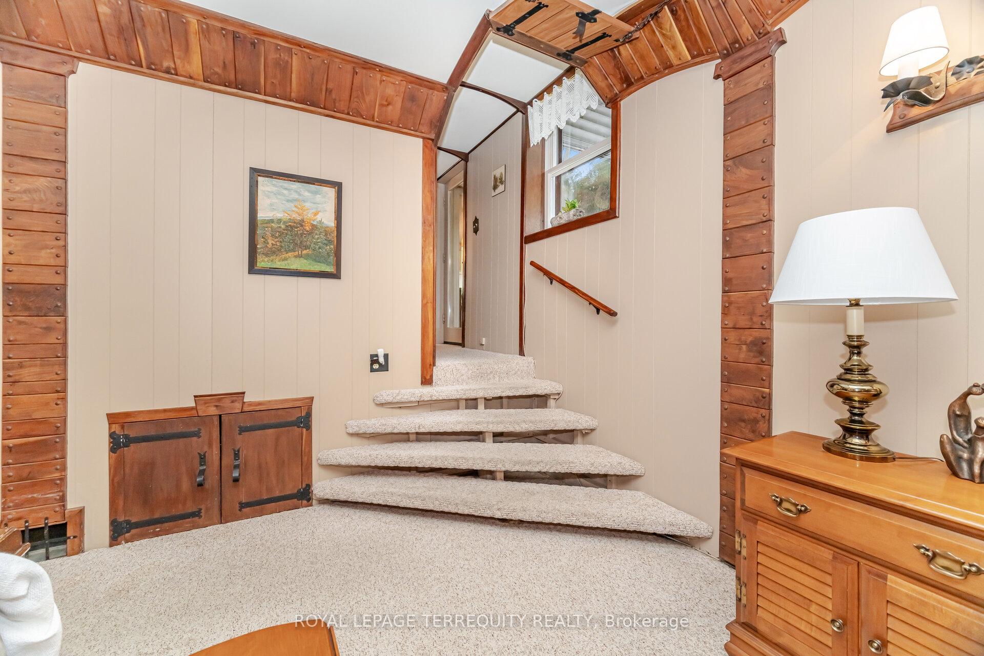Photo 24 of 14 Avon Drive, Hamilton, Dundas — HOMEH