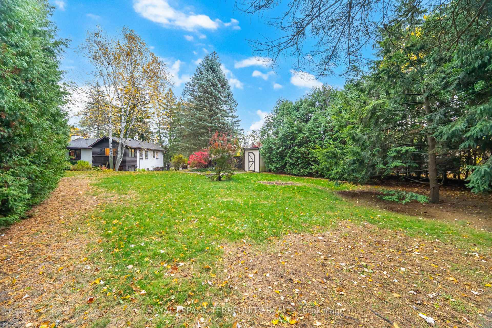 Photo 44 of 14 Avon Drive, Hamilton, Dundas — HOMEH