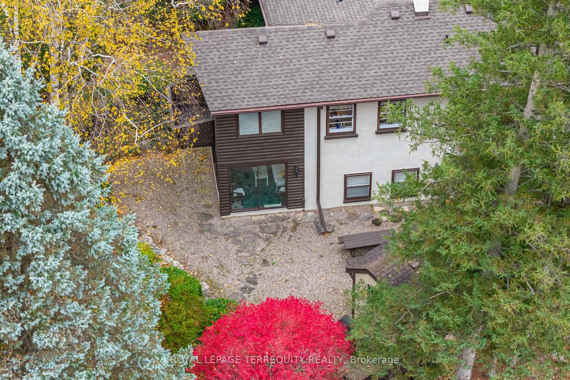 Photo 45 of 14 Avon Drive, Hamilton, Dundas — HOMEH