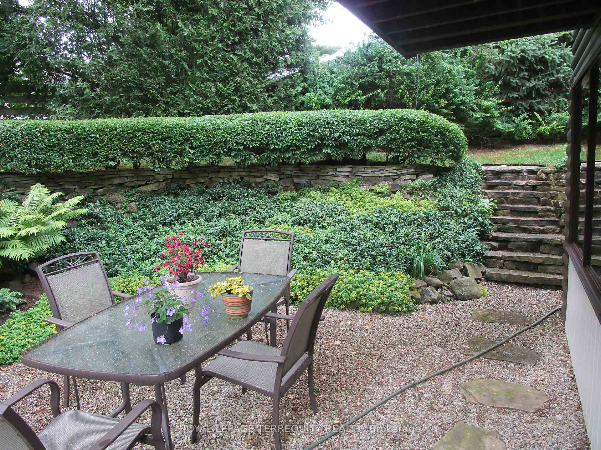 Photo 47 of 14 Avon Drive, Hamilton, Dundas — HOMEH