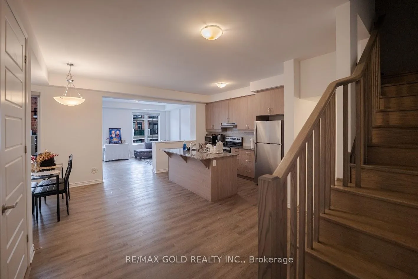 Photo 8 of 3 Melmar Street, Brampton, Northwest Brampton — HOMEH