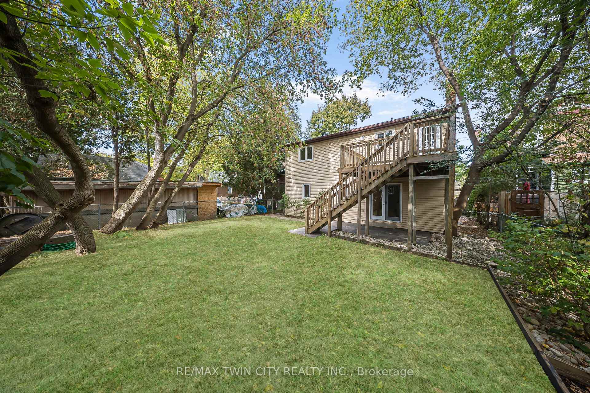 Photo 8 of 114 Bristol Street, Guelph, Downtown — HOMEH