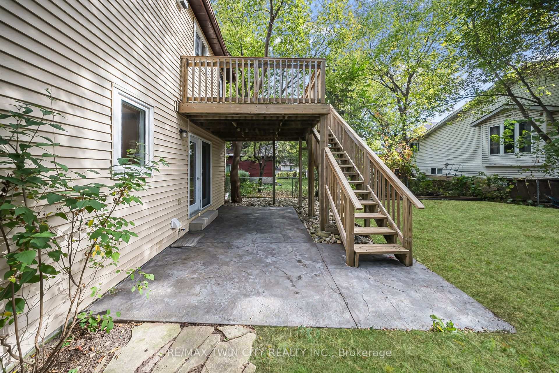 Photo 9 of 114 Bristol Street, Guelph, Downtown — HOMEH