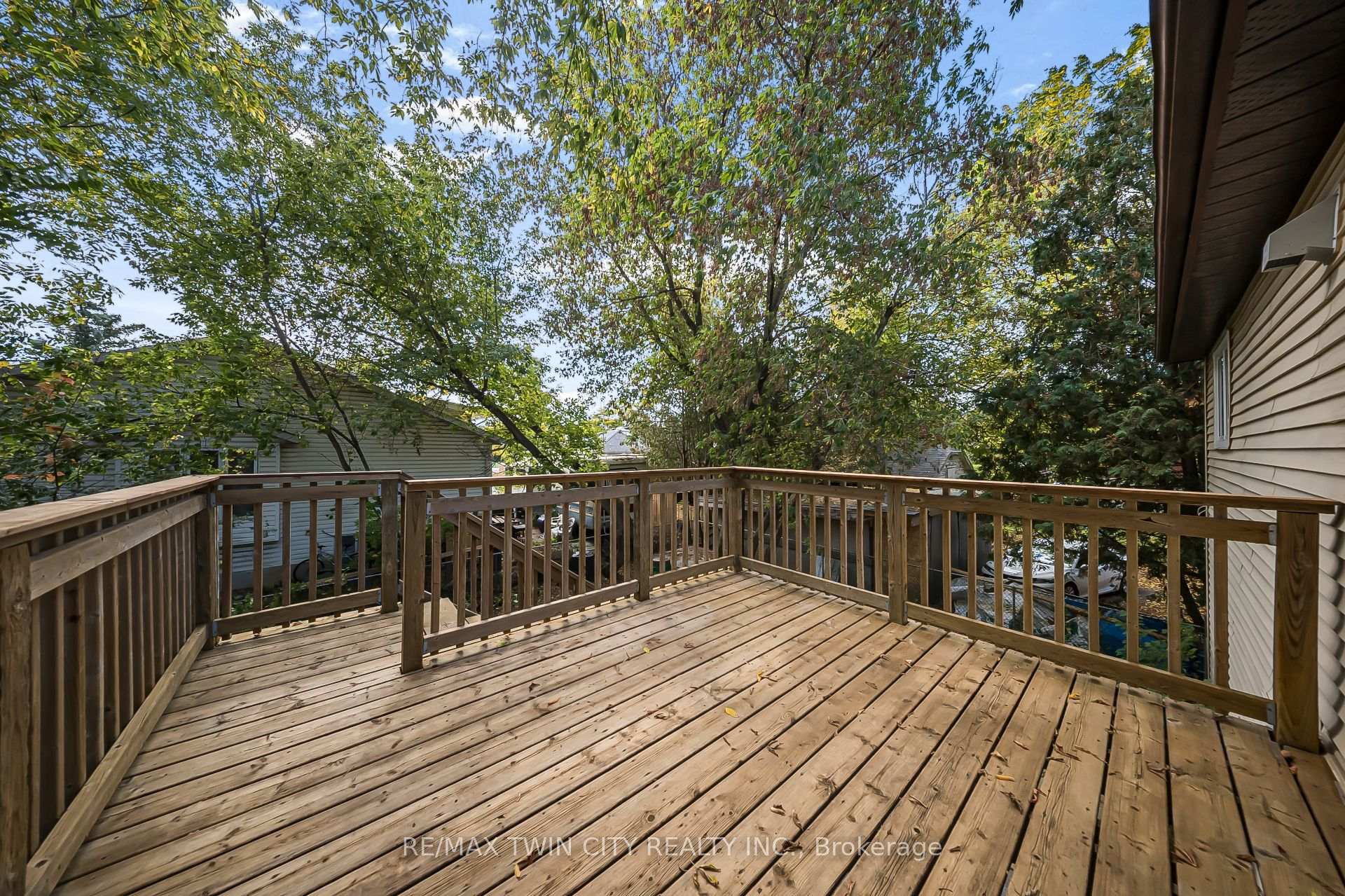 Photo 11 of 114 Bristol Street, Guelph, Downtown — HOMEH