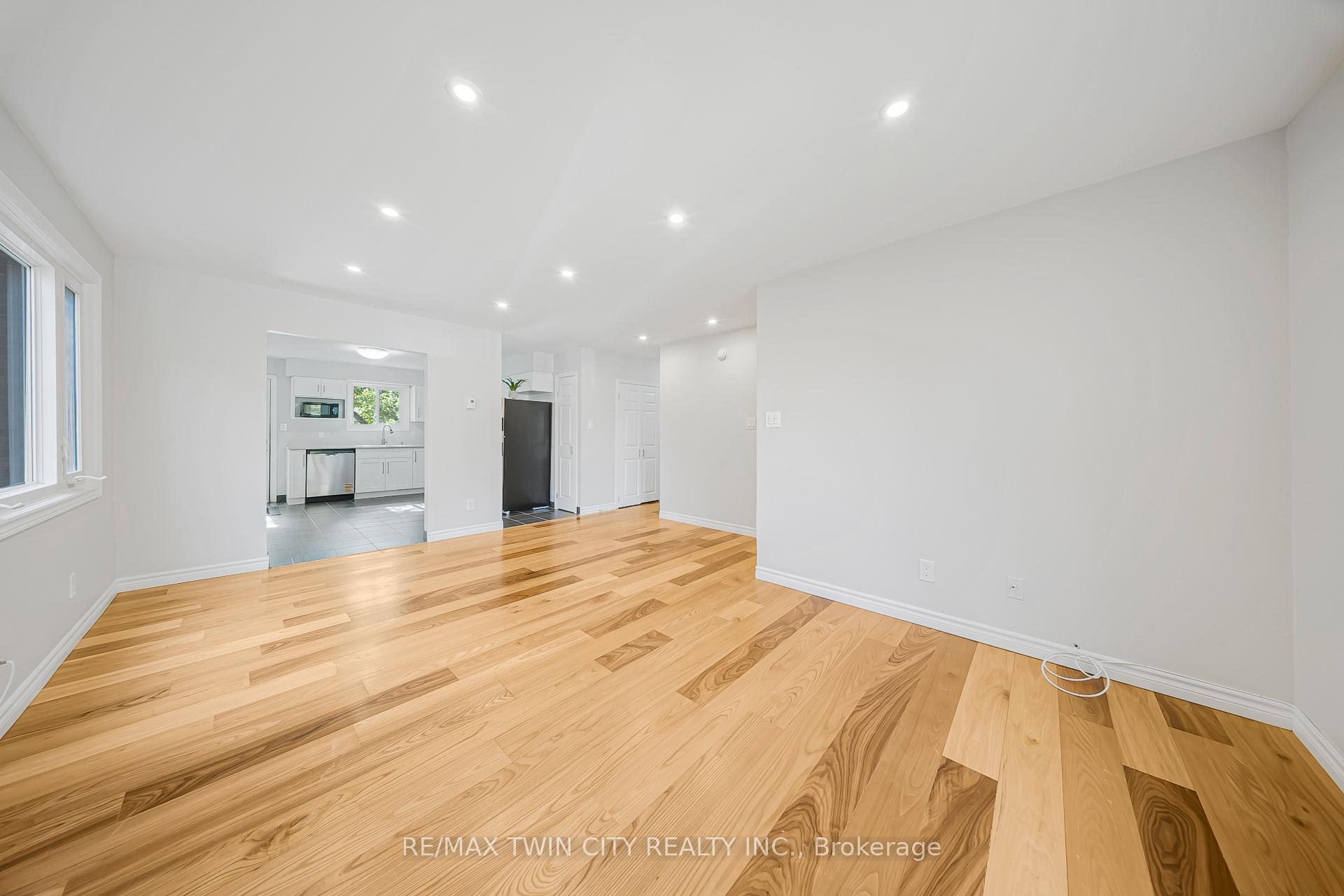 Photo 17 of 114 Bristol Street, Guelph, Downtown — HOMEH