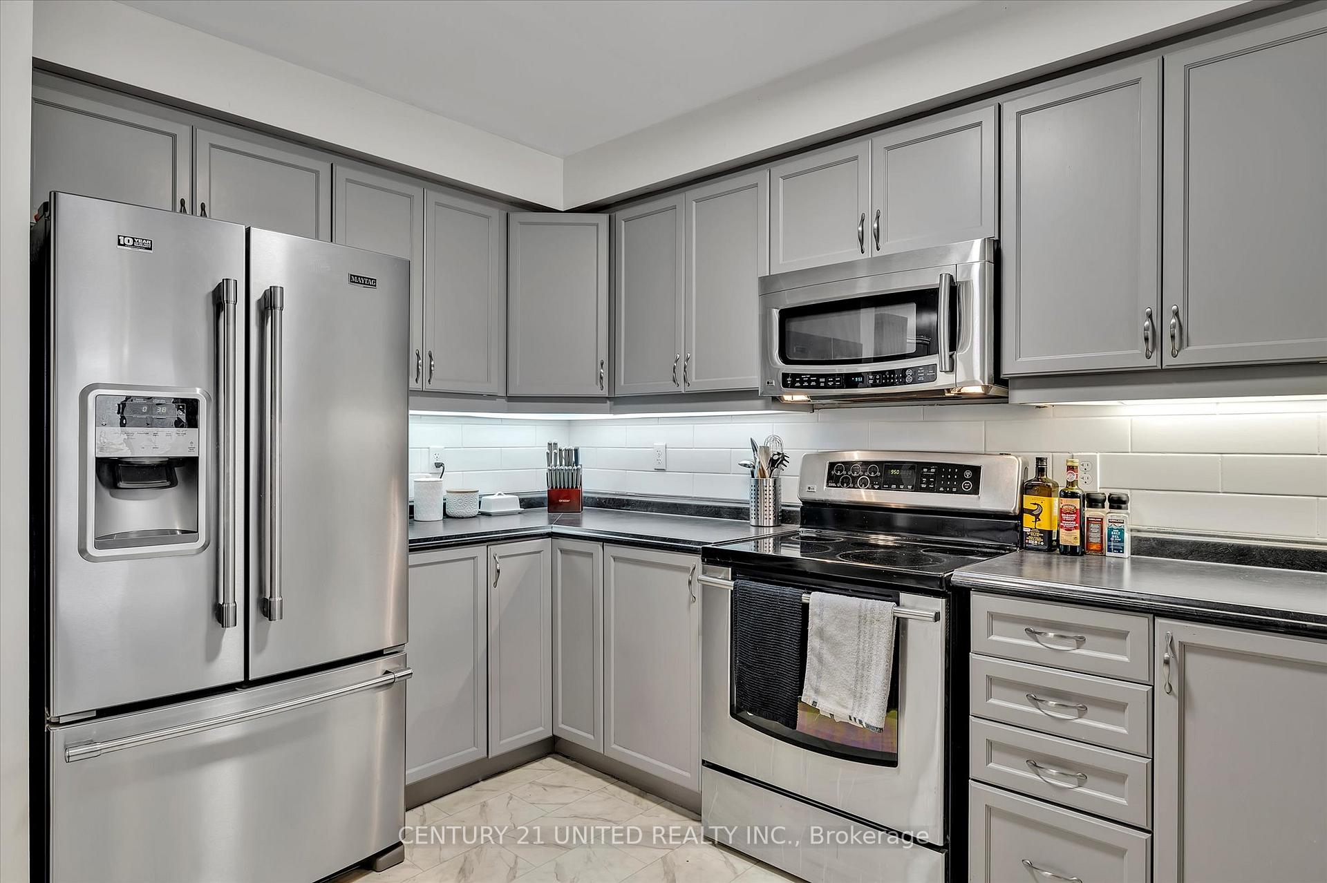 Photo 11 of 535 Garbutt Terrace, Peterborough, Northcrest Ward 5 — HOMEH