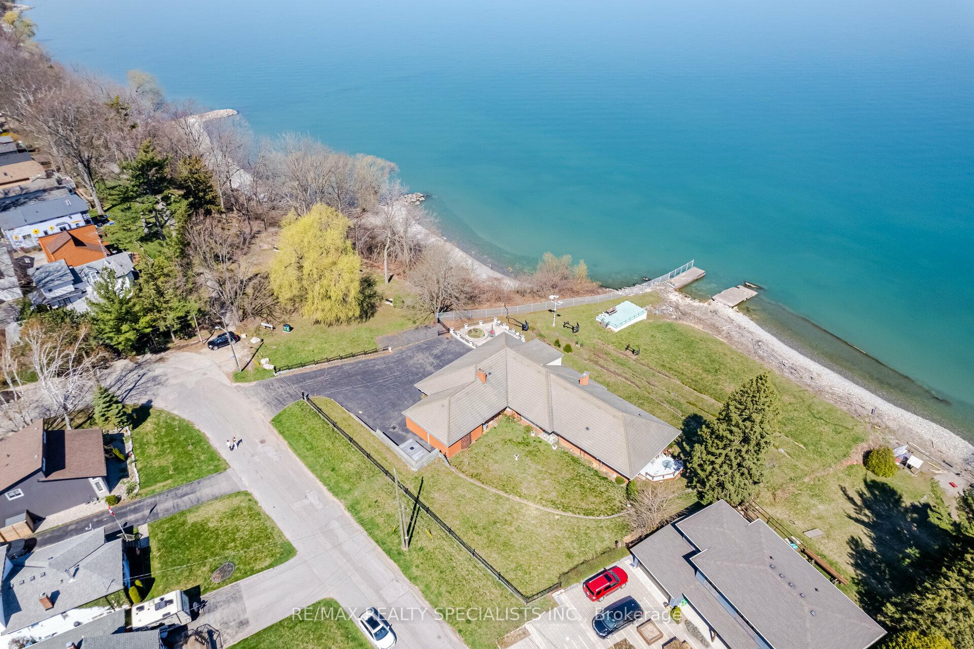 Photo 1 of 2 Tupper Boulevard, Grimsby, Grimsby Beach — HOMEH