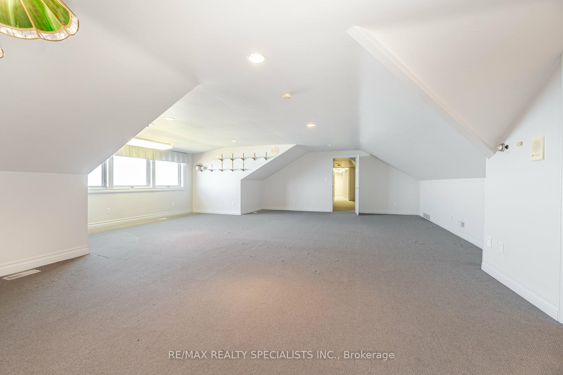 Photo 23 of 2 Tupper Boulevard, Grimsby, Grimsby Beach — HOMEH