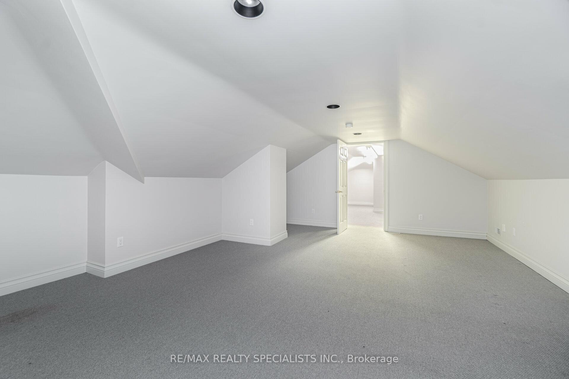 Photo 26 of 2 Tupper Boulevard, Grimsby, Grimsby Beach — HOMEH