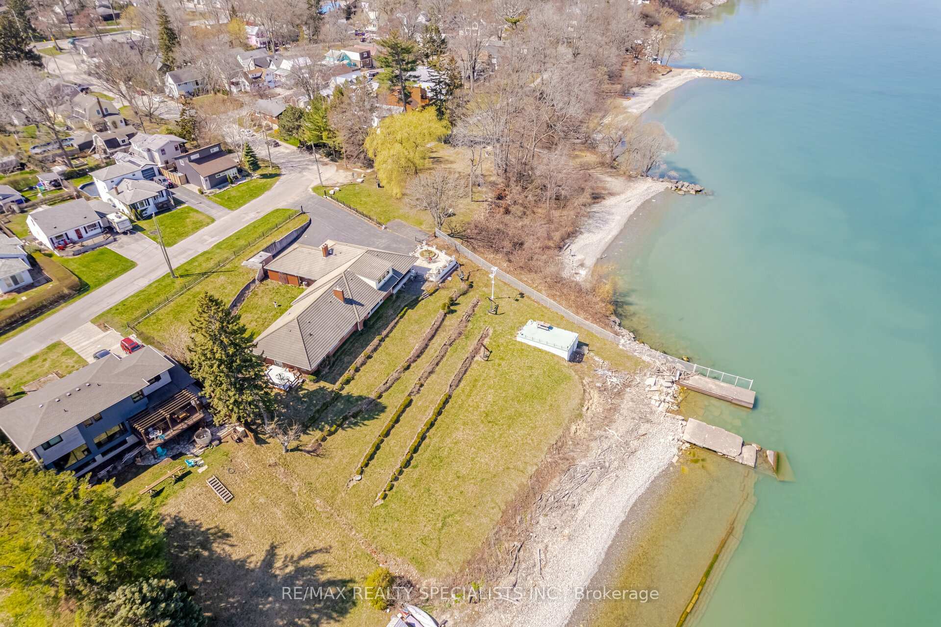 Photo 34 of 2 Tupper Boulevard, Grimsby, Grimsby Beach — HOMEH