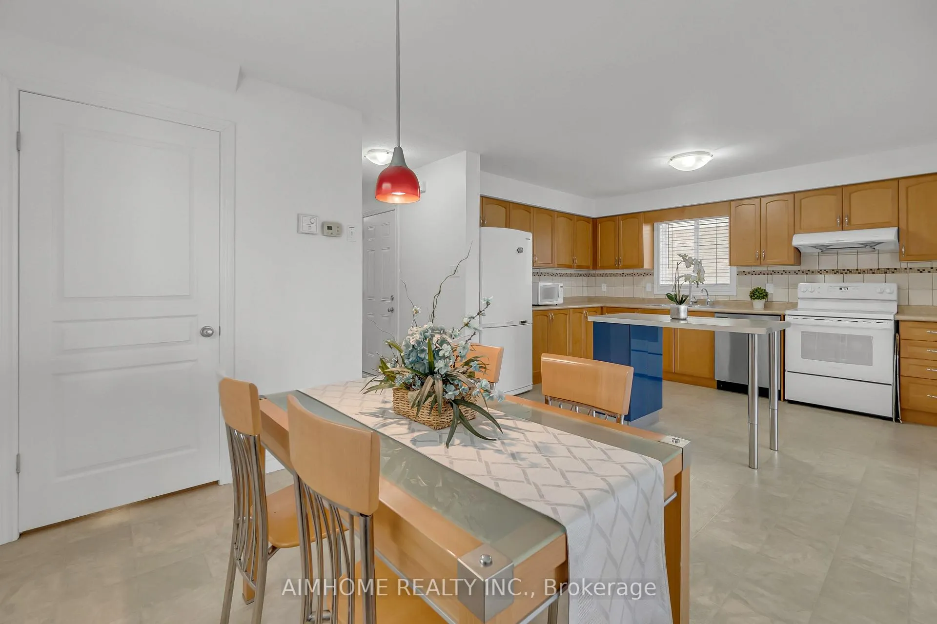 Photo 6 of 20 Wilkie Crescent, Guelph, Pineridge/Westminster Woods — HOMEH