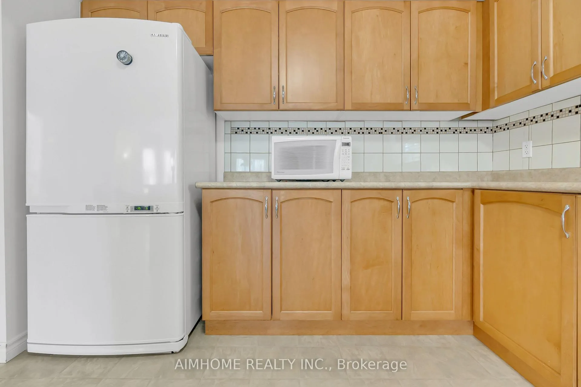 Photo 8 of 20 Wilkie Crescent, Guelph, Pineridge/Westminster Woods — HOMEH
