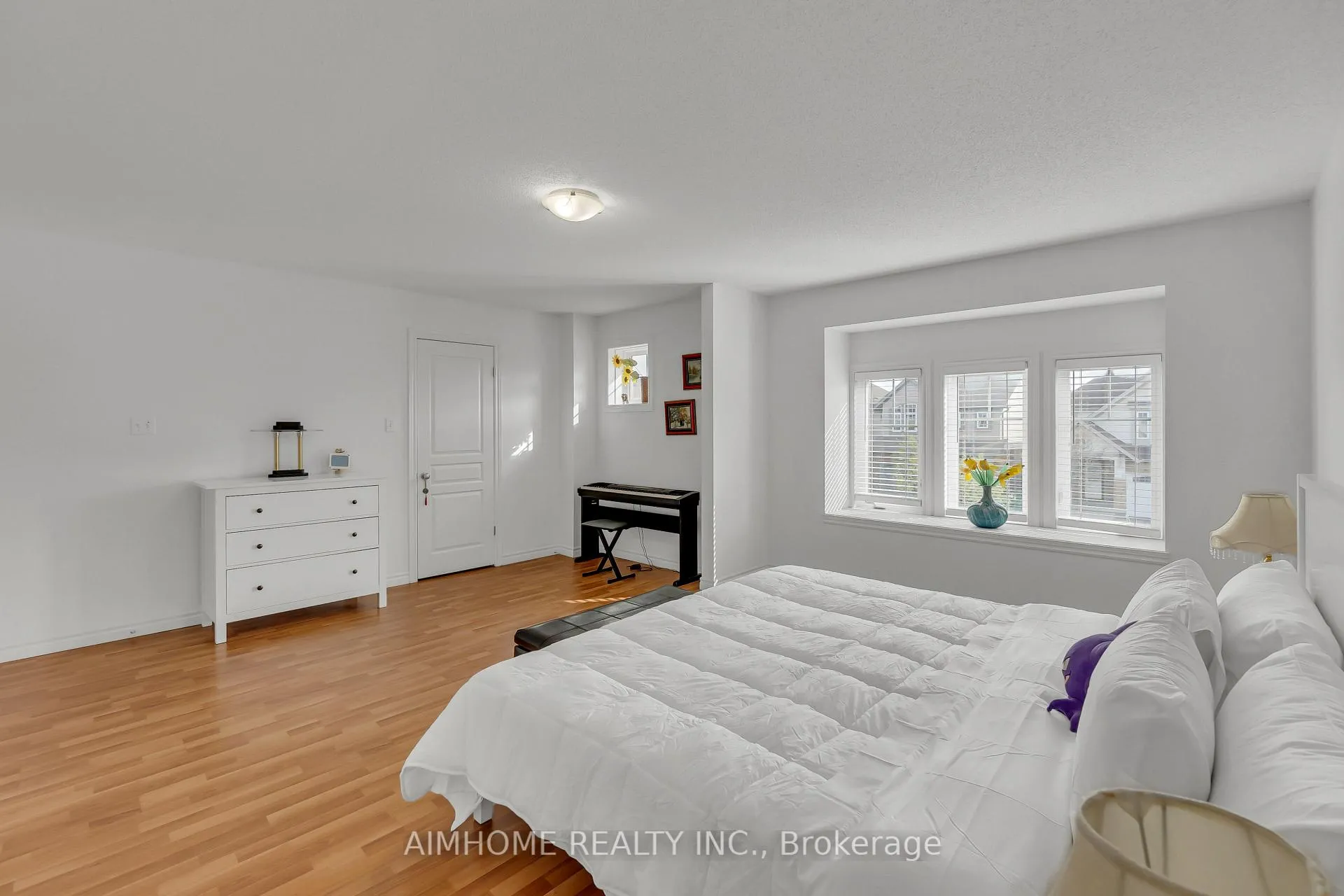 Photo 14 of 20 Wilkie Crescent, Guelph, Pineridge/Westminster Woods — HOMEH