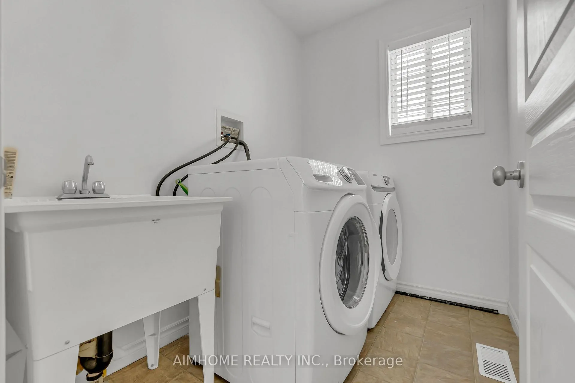 Photo 27 of 20 Wilkie Crescent, Guelph, Pineridge/Westminster Woods — HOMEH