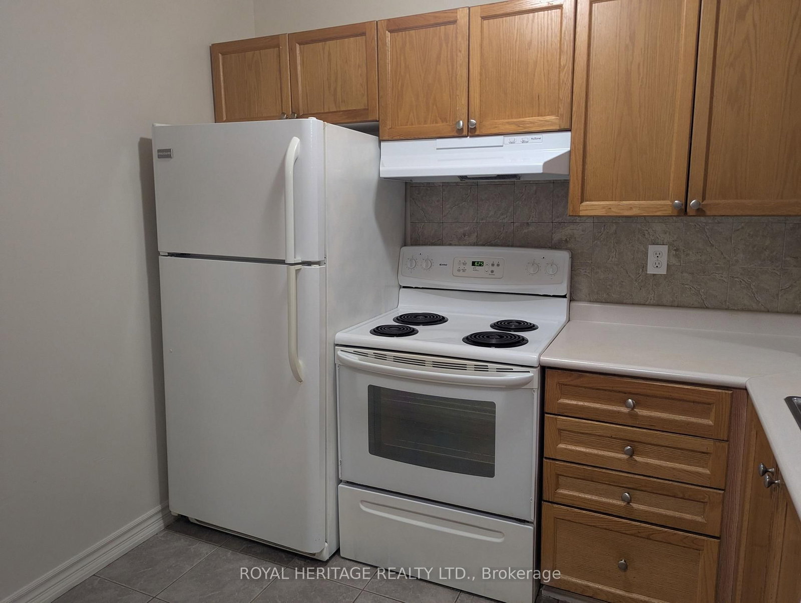 Photo 6 of Unit 509, 3050 Ellesmere Rd, Scarborough, Morningside — HOMEH