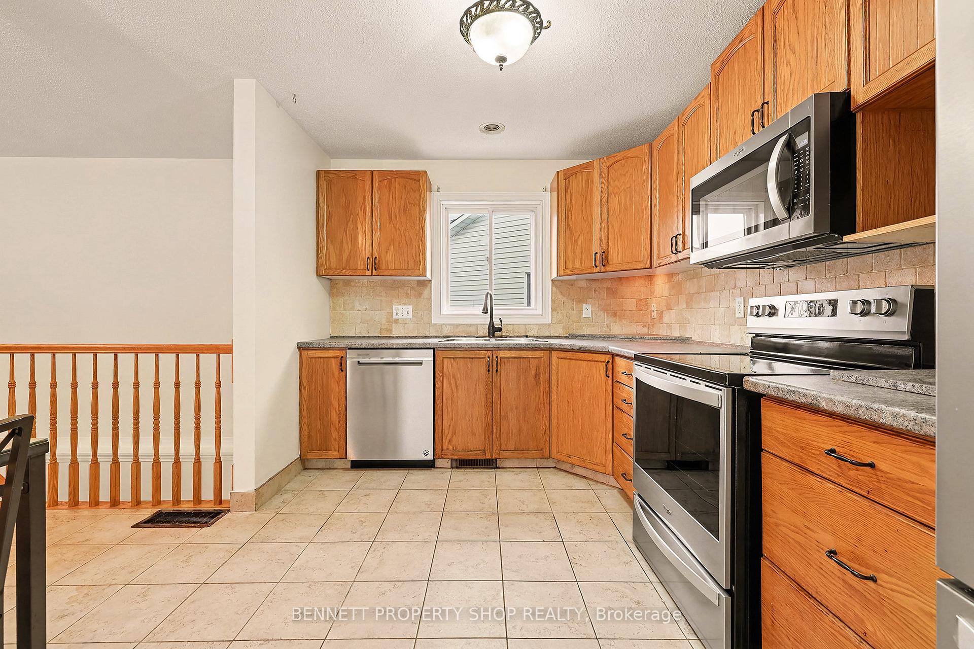 Photo 3 of 54 Barclay Street, Carleton Place — HOMEH