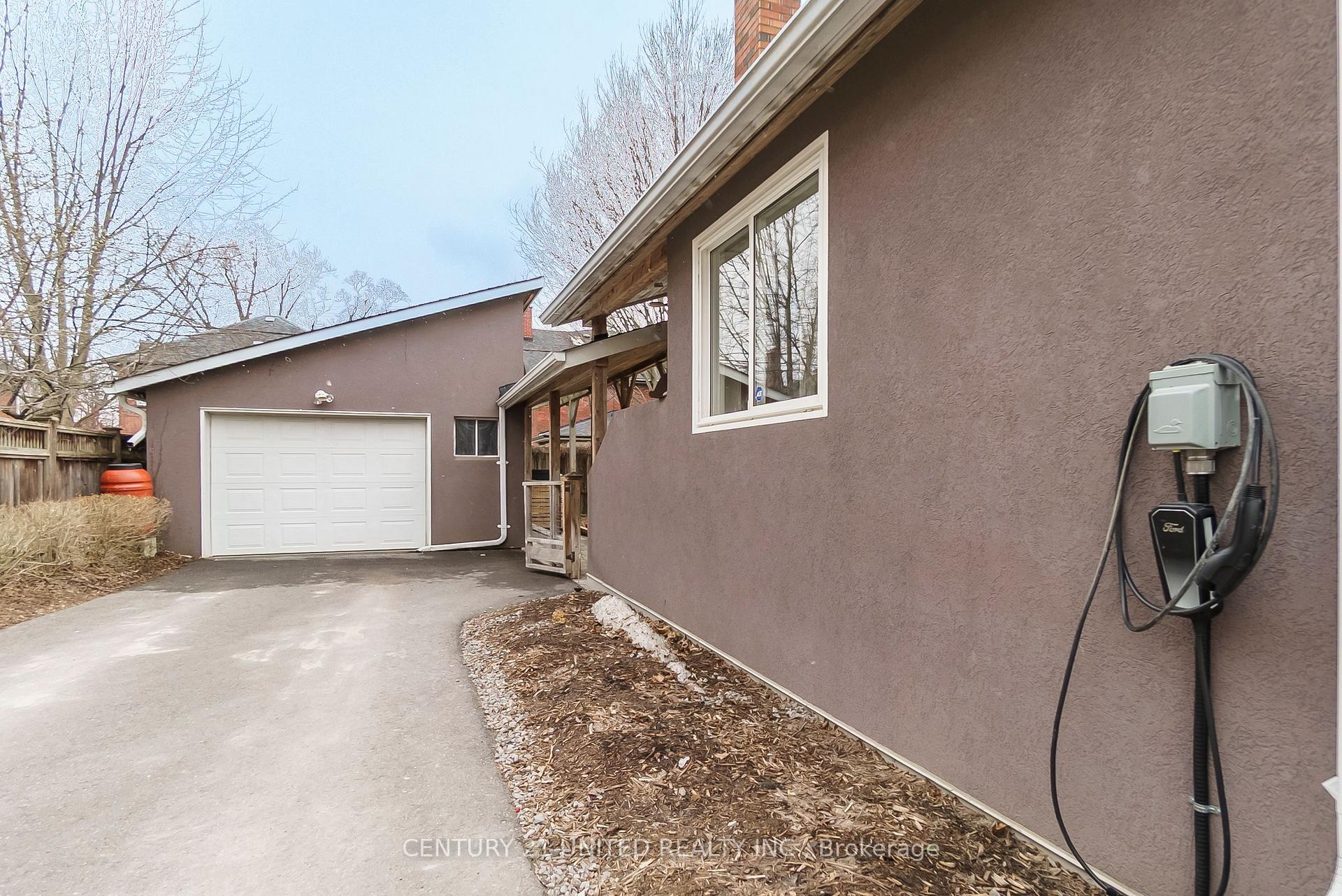 Photo 35 of 507 Hunter Street W, Peterborough, Town Ward 3 — HOMEH