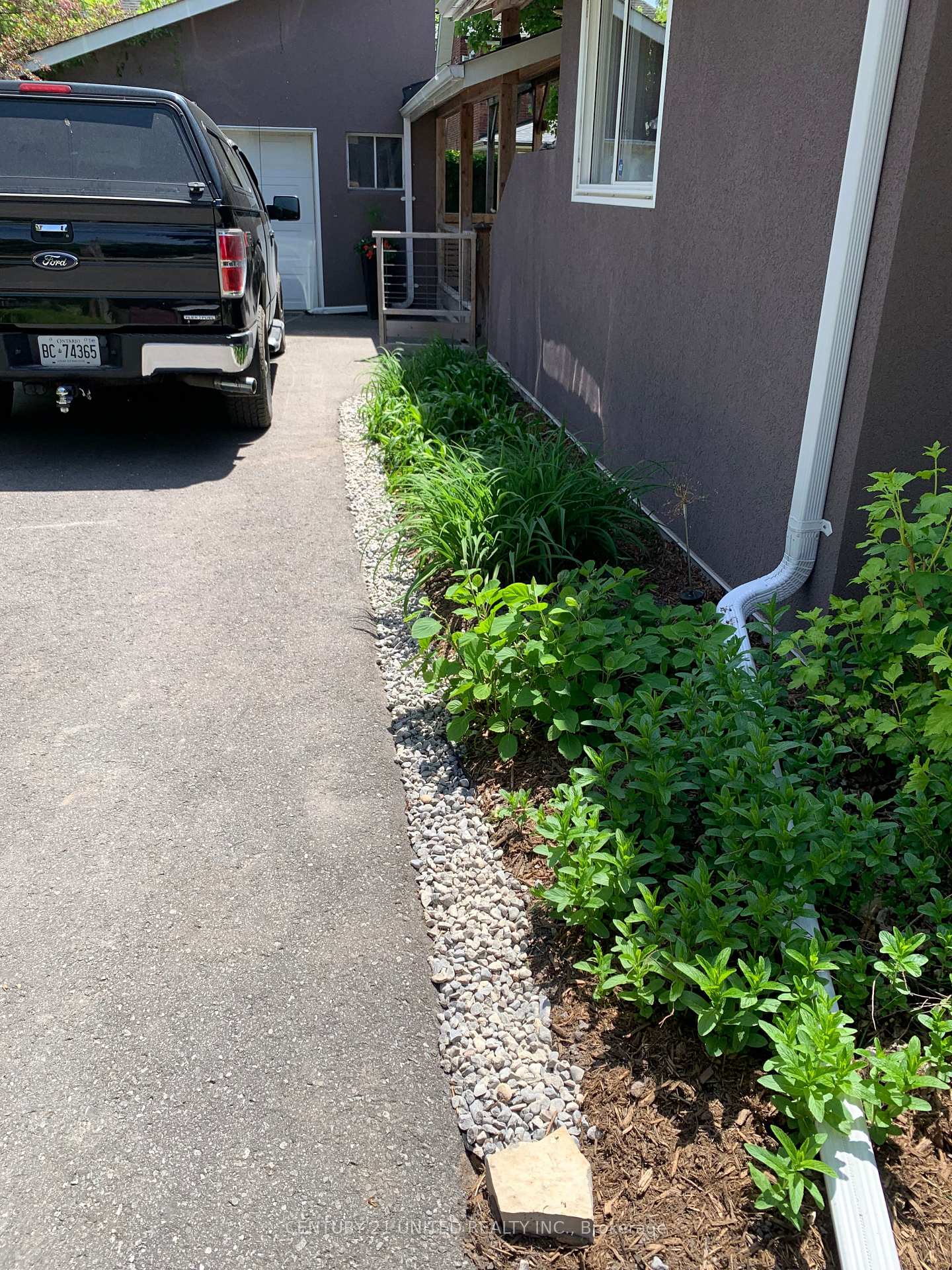 Photo 39 of 507 Hunter Street W, Peterborough, Town Ward 3 — HOMEH