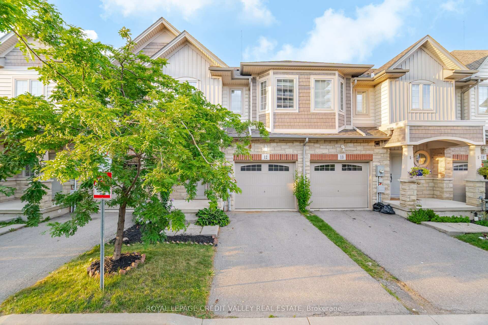 Photo 2 of Unit 12, 7 Lakelawn Road, Grimsby, Grimsby Beach — HOMEH