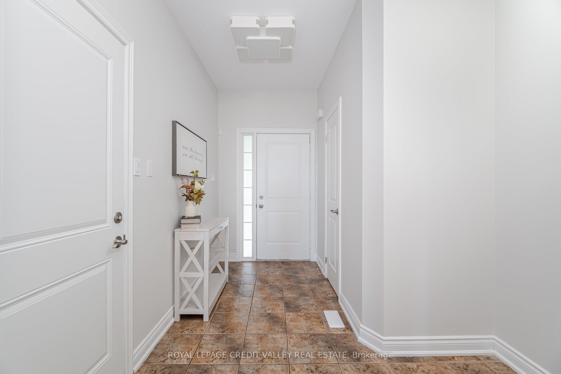 Photo 4 of Unit 12, 7 Lakelawn Road, Grimsby, Grimsby Beach — HOMEH