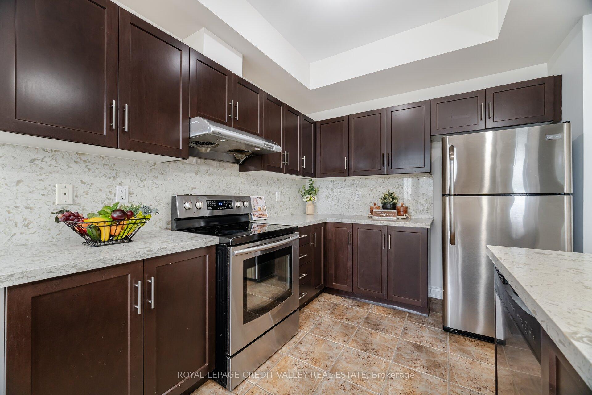 Photo 15 of Unit 12, 7 Lakelawn Road, Grimsby, Grimsby Beach — HOMEH