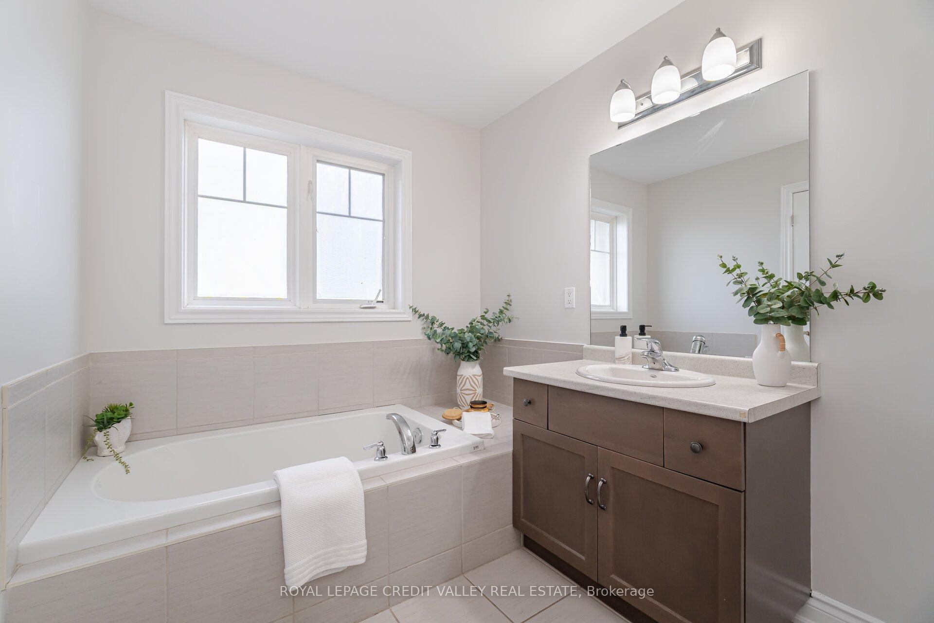 Photo 24 of Unit 12, 7 Lakelawn Road, Grimsby, Grimsby Beach — HOMEH