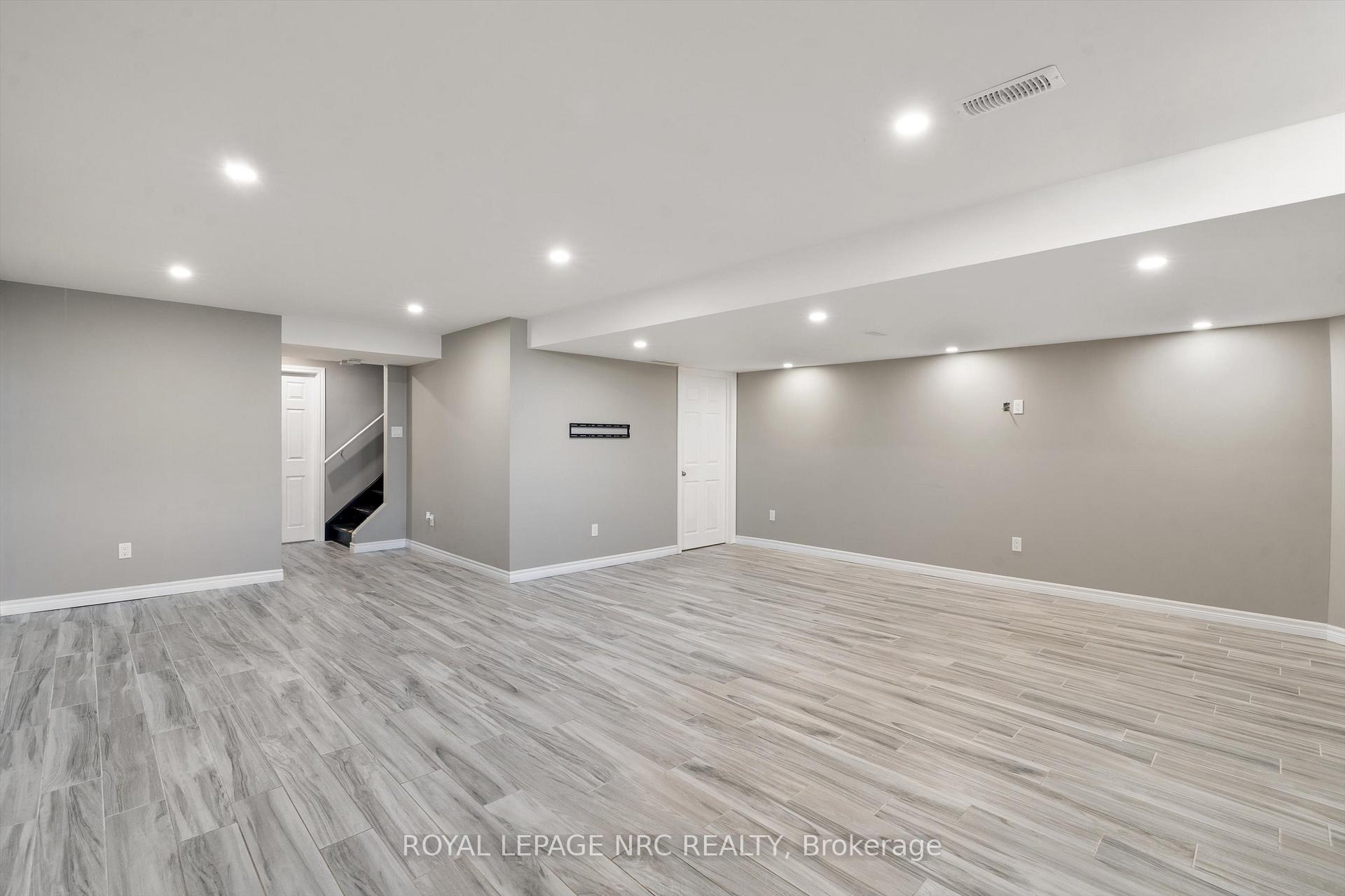Photo 37 of 78 Irwin Avenue, Hamilton, Ancaster — HOMEH