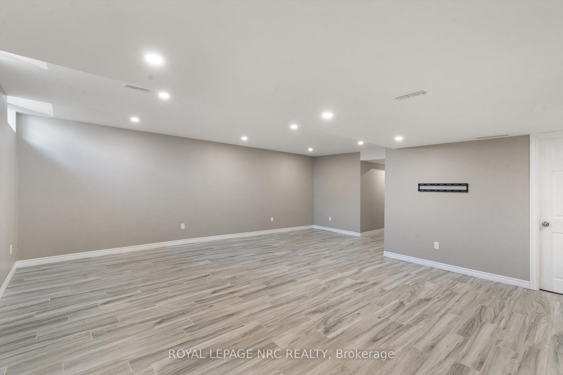 Photo 38 of 78 Irwin Avenue, Hamilton, Ancaster — HOMEH