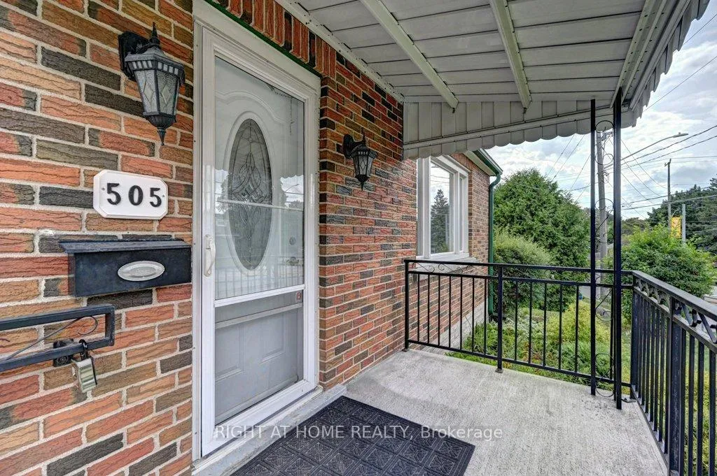 Front of 505 Speedvale Avenue E