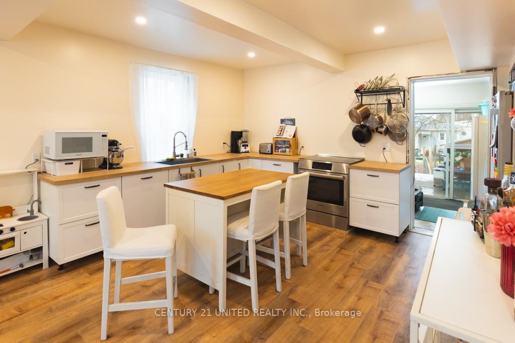 Photo 4 of 585 Paterson Street, Peterborough, Town Ward 3 — HOMEH