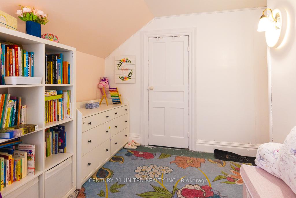 Photo 13 of 585 Paterson Street, Peterborough, Town Ward 3 — HOMEH