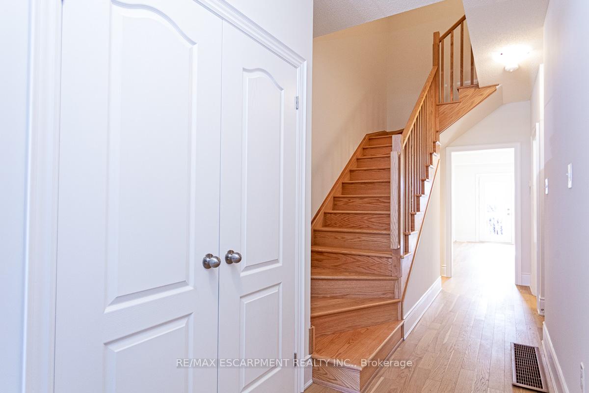 Photo 3 of 43 Jell Street, Guelph, Kortright East — HOMEH