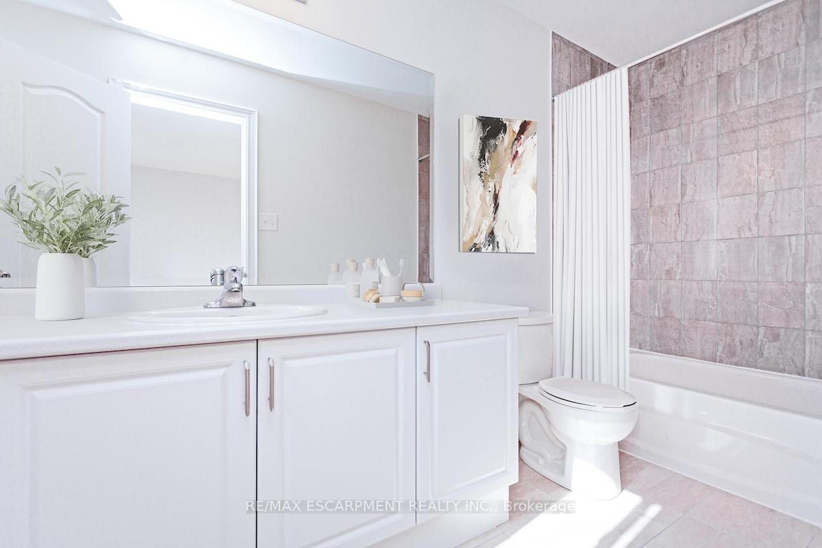Photo 12 of 43 Jell Street, Guelph, Kortright East — HOMEH
