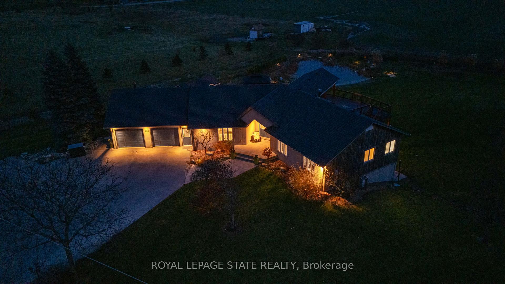 Photo 3 of 621 Ridge Road W, Grimsby, Grimsby Escarpment — HOMEH