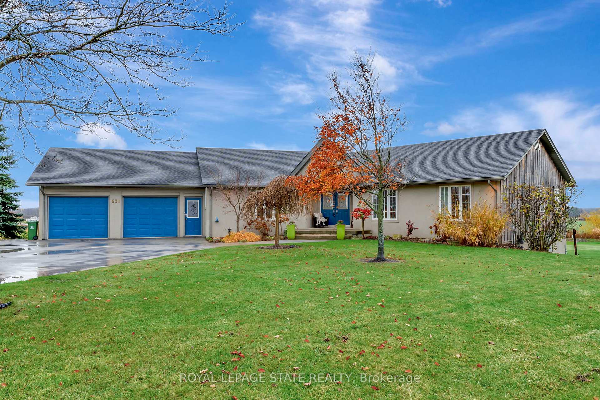 Photo 6 of 621 Ridge Road W, Grimsby, Grimsby Escarpment — HOMEH
